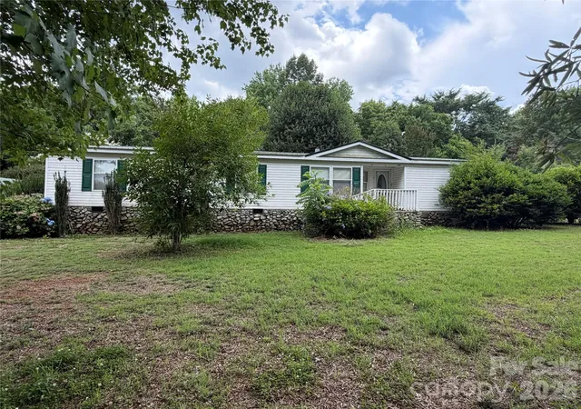 Homes for sale in New London, NC | 43702 Cypress Crossing Rd, New London, NC 28127 | MLS# 4390536