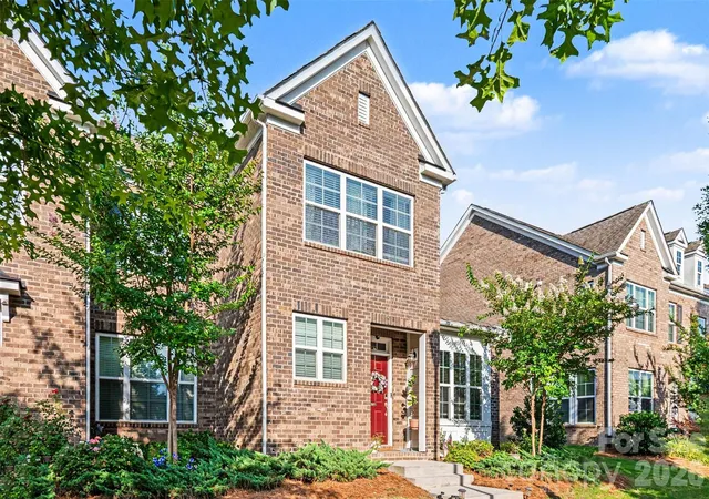 Photo 3 of Sale Pending at 11530 Red Rust Ln, Charlotte, NC 28277 | MLS# 4390544 | Listing updated on 2026-06-27