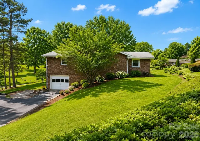 21st image of 114 Falling Waters Rd #2, Hendersonville, NC 28792 | MLS# 4390548
