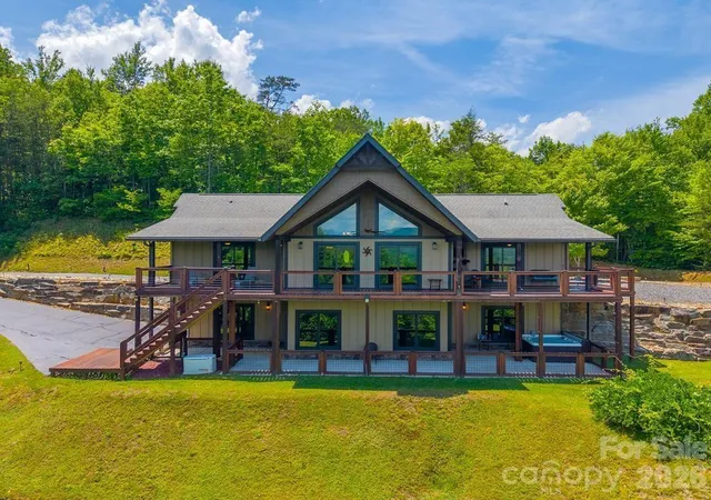 Homes for sale in Whittier, NC | 346 Torwood Ln, Whittier, NC 28789 | MLS# 4390567