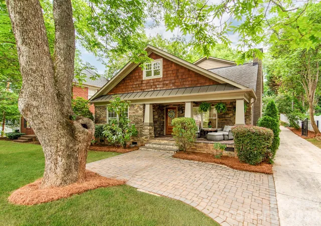 Photo 1 of Single family home for sale at 2907 Park Rd, Charlotte, NC 28209 | MLS# 4390579 | Listing updated on 2026-09-13