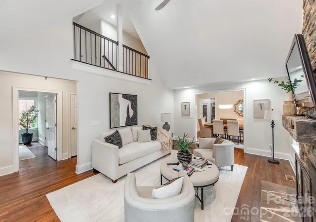Photo 3 of Single family home for sale at 2907 Park Rd, Charlotte, NC 28209 | MLS# 4390579 | Listing updated on 2026-09-13