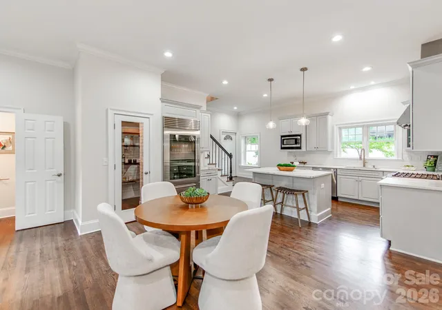 Photo 3 of Single family home for sale at 2907 Park Rd, Charlotte, NC 28209 | MLS# 4390579 | Listing updated on 2026-09-13