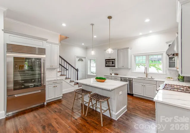 Photo 4 of Single family home for sale at 2907 Park Rd, Charlotte, NC 28209 | MLS# 4390579 | Listing updated on 2026-09-13