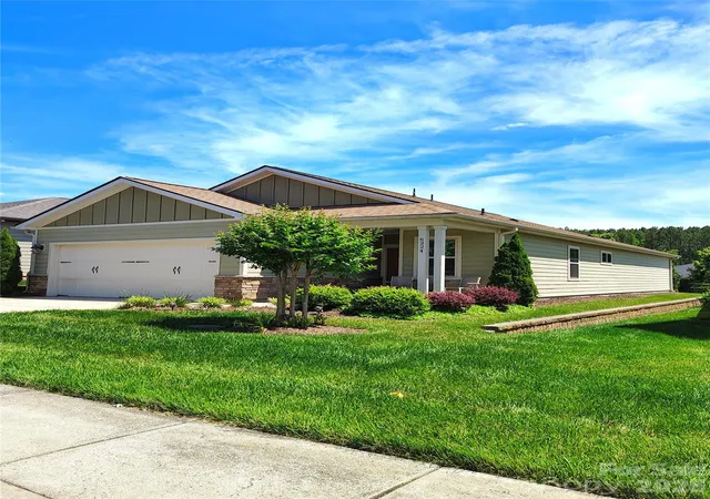 Photo 2 of Single family home for sale at 6224 Raven Rock Dr, Denver, NC 28037 | MLS# 4390596 | Listing updated on 2026-09-06