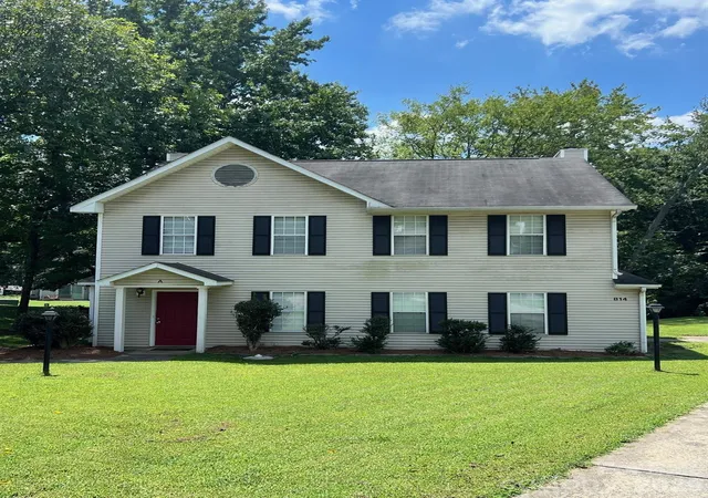 1st image of 814 Selwyn Oaks Ct, Charlotte, NC 28209 | MLS# 4390608