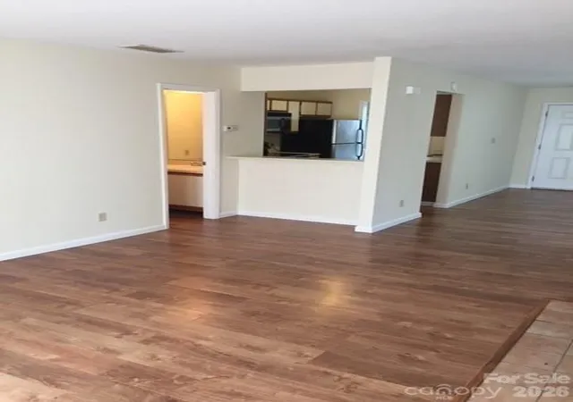 3rd image of 814 Selwyn Oaks Ct, Charlotte, NC 28209 | MLS# 4390608