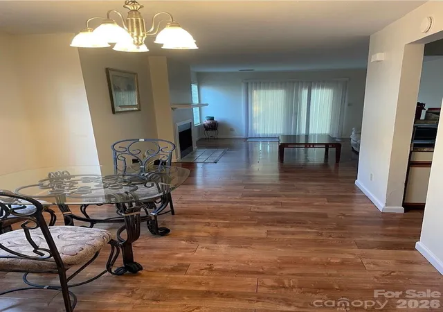4th image of 814 Selwyn Oaks Ct, Charlotte, NC 28209 | MLS# 4390608