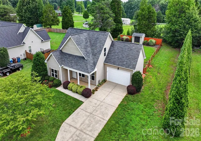 Photo 2 of Single family home for sale at 990 Russell Ridge Dr, Catawba, NC 28609 | MLS# 4390619 | Listing updated on 2026-10-01