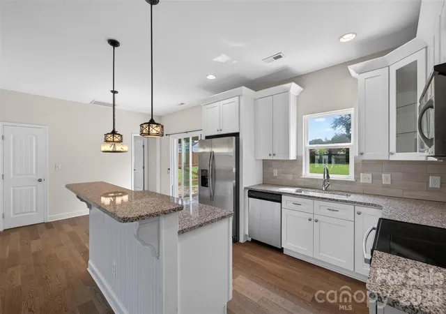 Photo 4 of Single family home for sale at 990 Russell Ridge Dr, Catawba, NC 28609 | MLS# 4390619 | Listing updated on 2026-10-01
