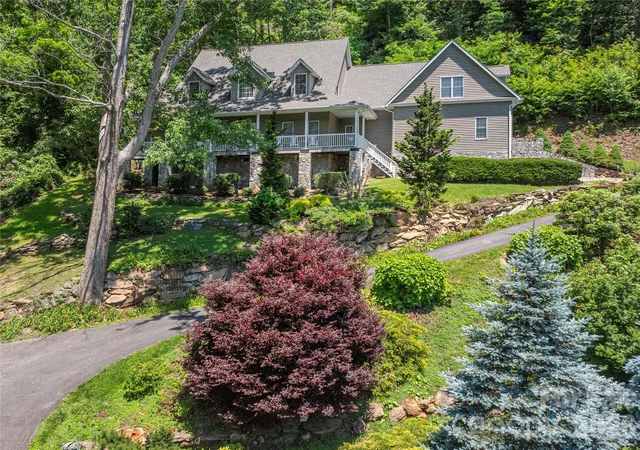 Photo 1 of Single family home for sale at 554 Breckenridge Rd, Waynesville, NC 28785 | MLS# 4390627 | Listing updated on 2026-08-20