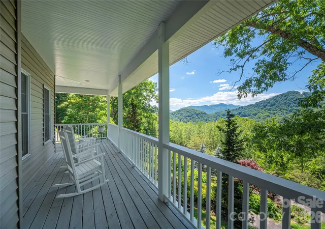 Photo 3 of Single family home for sale at 554 Breckenridge Rd, Waynesville, NC 28785 | MLS# 4390627 | Listing updated on 2026-08-20