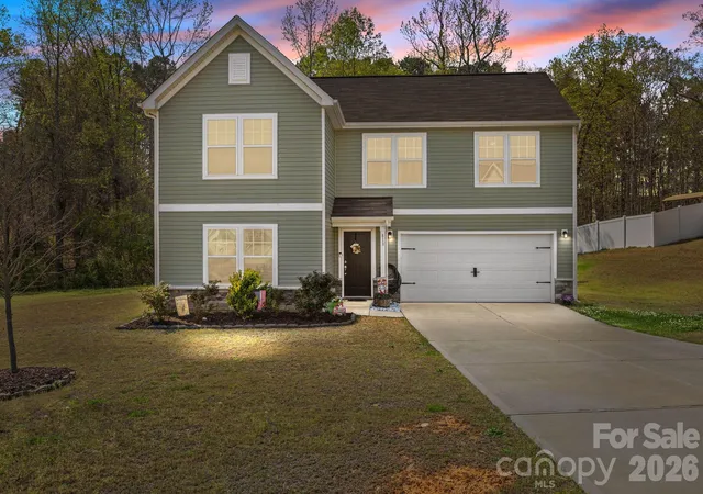 Homes for sale in Albemarle, NC | 813 Yorkshire Dr, Albemarle, NC 28001 | MLS# 4390673