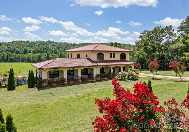3rd image of 1418 Landis Ln, Nebo, NC 28761 | MLS# 4390696
