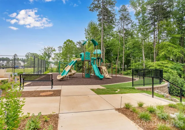 Photo 45 of Single family home for sale at 8025 Brookbank Dr, Charlotte, NC 28269 | MLS# 4390708 | Listing updated on 2026-08-27