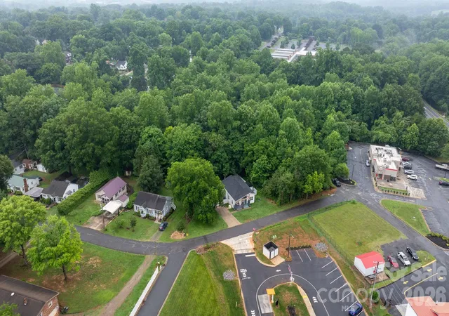 Homes for sale in Newton, NC | 329 W F St, Newton, NC 28658 | MLS# 4390709