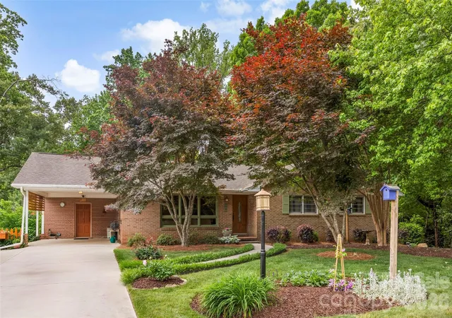 Photo 1 of Single family home for sale at 112 Amity Cir, Belmont, NC 28012 | MLS# 4390773 | Listing updated on 2026-09-25