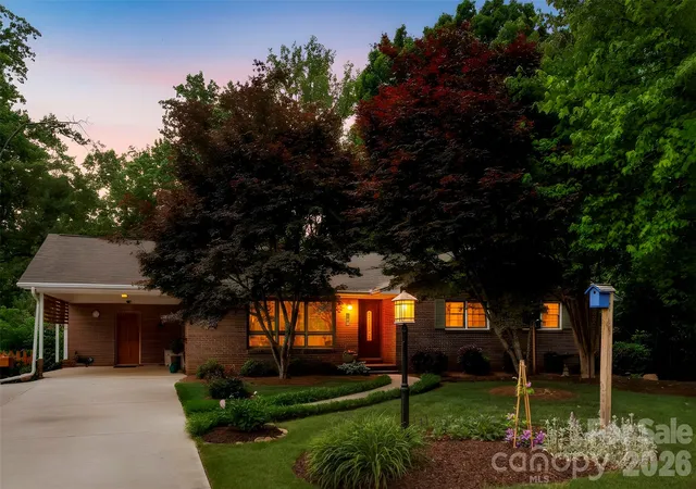 Photo 3 of Single family home for sale at 112 Amity Cir, Belmont, NC 28012 | MLS# 4390773 | Listing updated on 2026-09-25