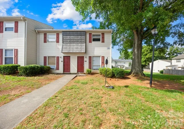 Photo 1 of Condo for sale at 7915 Oak Meadow Ct, Charlotte, NC 28210 | MLS# 4390774 | Listing updated on 2026-07-30