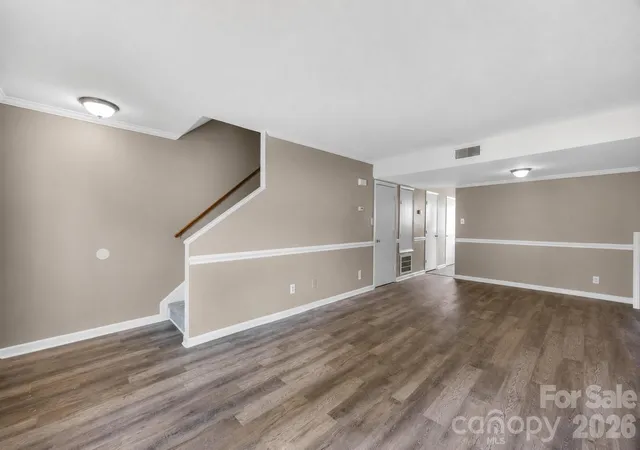 Listing Photo 4 - Condo for sale in building located at 7915 Oak Mdw Ct, Charlotte, NC 28210