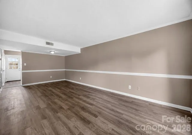 Listing Photo 5 - Condo for sale in building located at 7915 Oak Mdw Ct, Charlotte, NC 28210