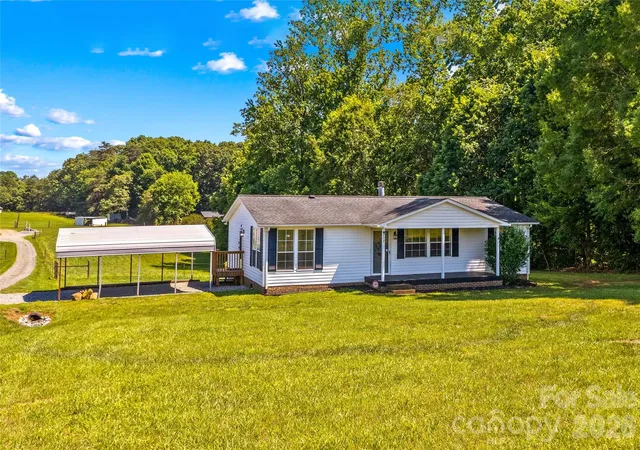 Photo 1 of Single family home for sale at 777 Midway Rd, Statesville, NC 28625 | MLS# 4390809 | Listing updated on 2026-08-24