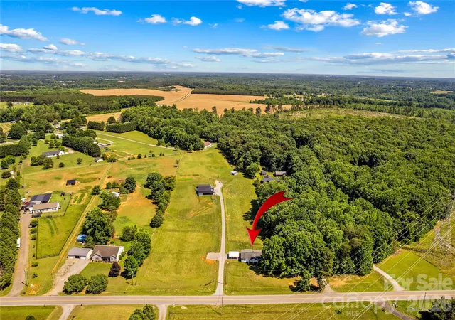 Photo 4 of Single family home for sale at 777 Midway Rd, Statesville, NC 28625 | MLS# 4390809 | Listing updated on 2026-08-24