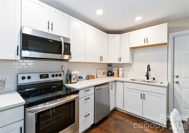 Photo 3 of Single family home for sale at 106 Robinson Ave, Mount Holly, NC 28120 | MLS# 4390828 | Listing updated on 2026-10-01