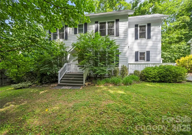 Photo 1 of Single family home for sale at 312 Westover Dr, Asheville, NC 28801 | MLS# 4390851 | Listing updated on 2026-10-02