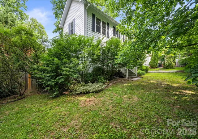 Photo 3 of Single family home for sale at 312 Westover Dr, Asheville, NC 28801 | MLS# 4390851 | Listing updated on 2026-10-02