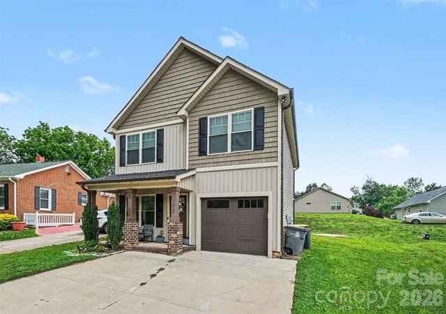 Photo 4 of Single family home for sale at 702 Margate Ave, Kannapolis, NC 28081 | MLS# 4390854 | Listing updated on 2026-09-19