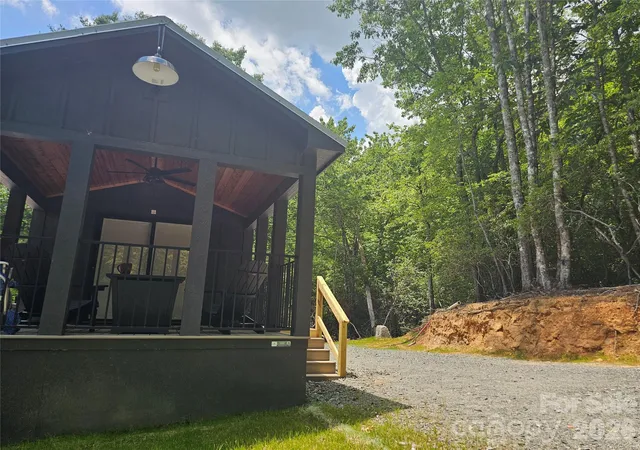 Homes for sale in Brevard, NC | 171 Duff Cove Rd, Brevard, NC 28712 | MLS# 4390871