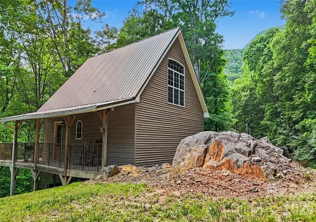 Homes for sale in West Jefferson, NC | 578 Three Top Cir, West Jefferson, NC 28694 | MLS# 4390876