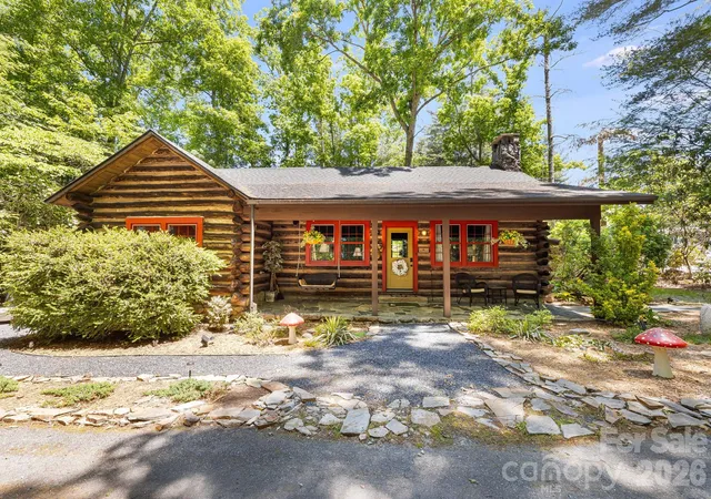 1st image of 128 Tee Off Ln, Hendersonville, NC 28792 | MLS# 4390885