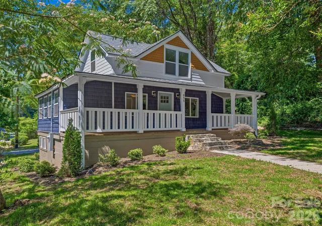 Photo 1 of Single family home for sale at 895 N Trade St, Tryon, NC 28782 | MLS# 4390886 | Listing updated on 2026-09-25