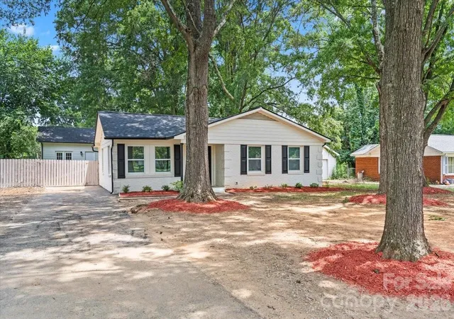 4th image of 8006 Hemby Wood Dr, Indian Trail, NC 28079 | MLS# 4390897