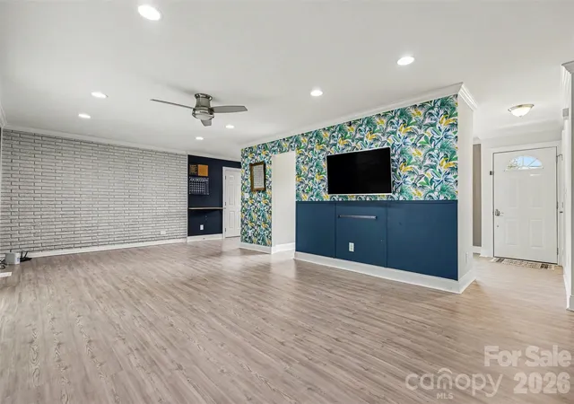 image of 7048 Delta Lake Dr, Charlotte, NC 28215 | MLS# 4390901