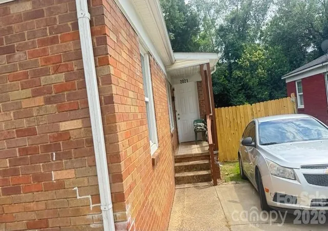 2nd image of 2021 Lasalle St, Charlotte, NC 28216 | MLS# 4390902