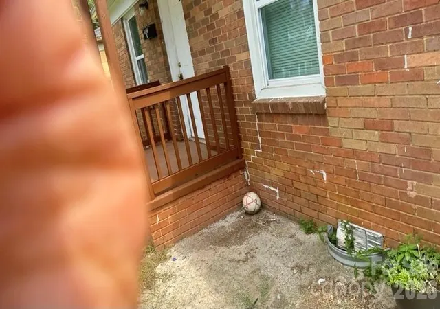 3rd image of 2021 Lasalle St, Charlotte, NC 28216 | MLS# 4390902