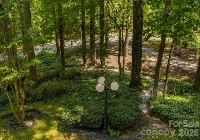 Homes for sale in Hendersonville, NC | 212 Estate Dr, Hendersonville, NC 28739 | MLS# 4390907