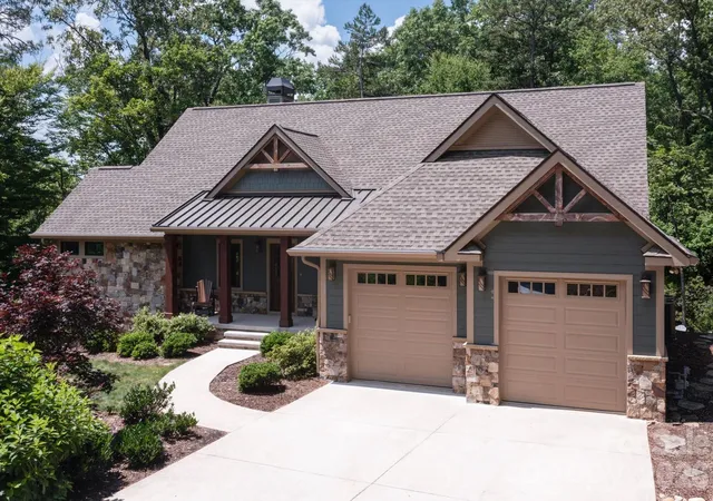 Photo 1 of Single family home for sale at 620 Camptown Rd, Brevard, NC 28712 | MLS# 4390913 | Listing updated on 2026-06-19