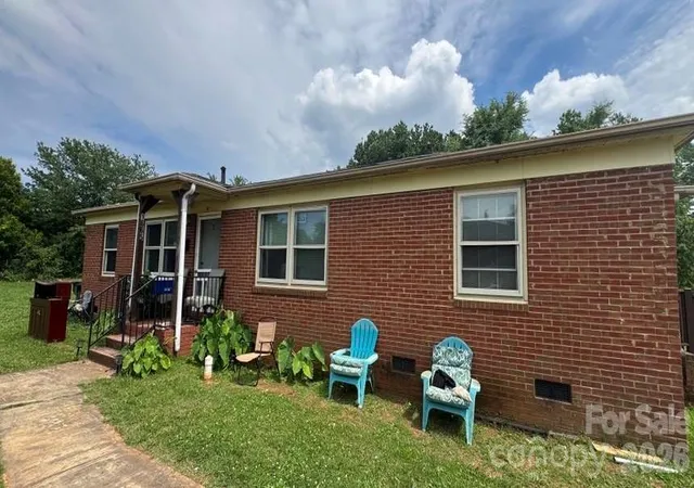 2nd image of 1661 &1665 Montana Dr, Charlotte, NC 28216 | MLS# 4390951