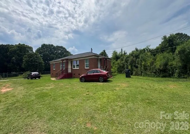 3rd image of 1661 &1665 Montana Dr, Charlotte, NC 28216 | MLS# 4390951