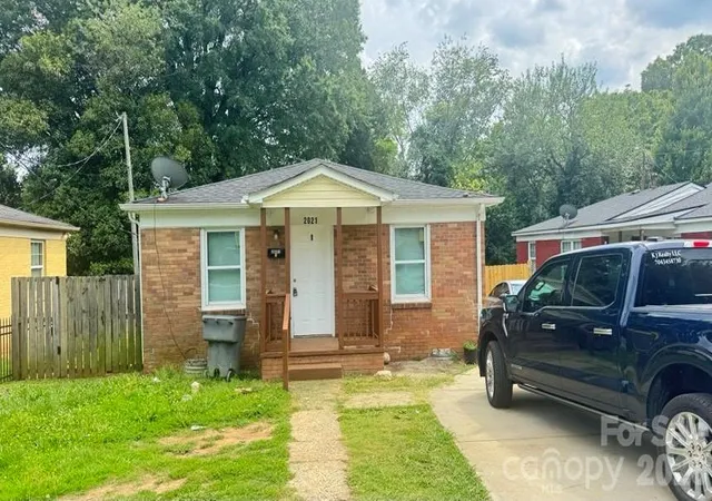5th image of 1661 &1665 Montana Dr, Charlotte, NC 28216 | MLS# 4390951