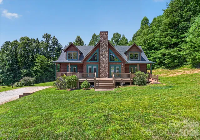 Homes for sale in Saluda, NC | 335 Whites Lake Blvd, Saluda, NC 28773 | MLS# 4390961