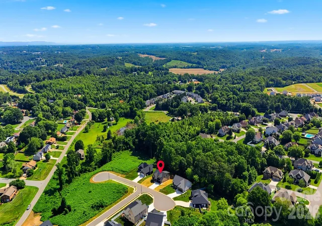2nd image of 1917 Skyfall Ln, Hickory, NC 28602 | MLS# 4390976