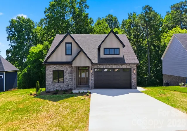 48th image of 1917 Skyfall Ln, Hickory, NC 28602 | MLS# 4390976