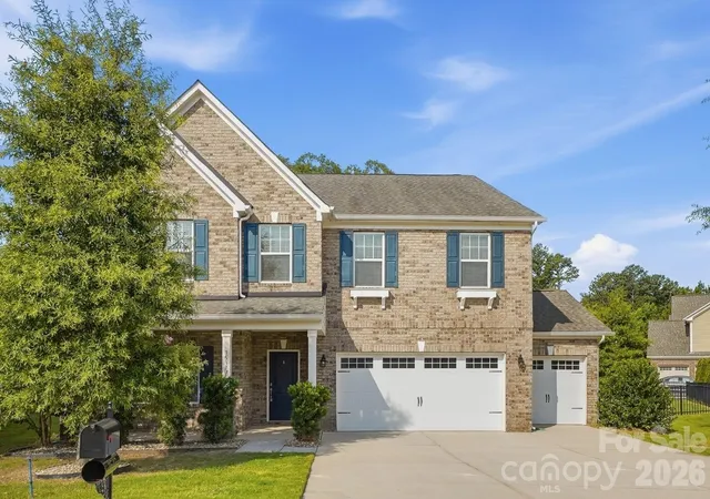 Photo 3 of Single family home for sale at 3537 Arnica Ct, Fort Mill, SC 29708 | MLS# 4391023 | Listing updated on 2026-09-22