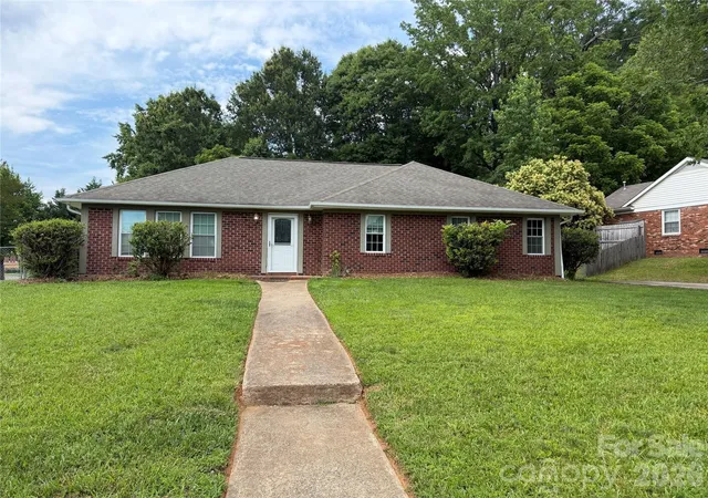 Photo 1 of Single family home for sale at 7101 Riding Trl Rd, Charlotte, NC 28212 | MLS# 4391027 | Listing updated on 2026-09-21