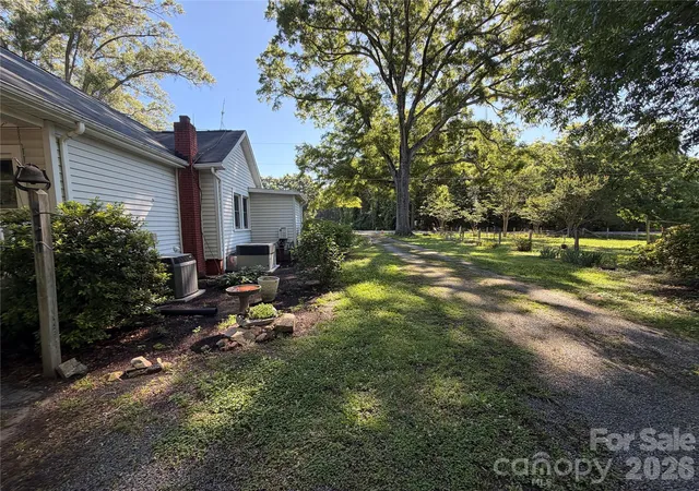 Photo 3 of Single family home for sale at 3538 Back Crk Church Rd, Charlotte, NC 28213 | MLS# 4391030 | Listing updated on 2026-09-24
